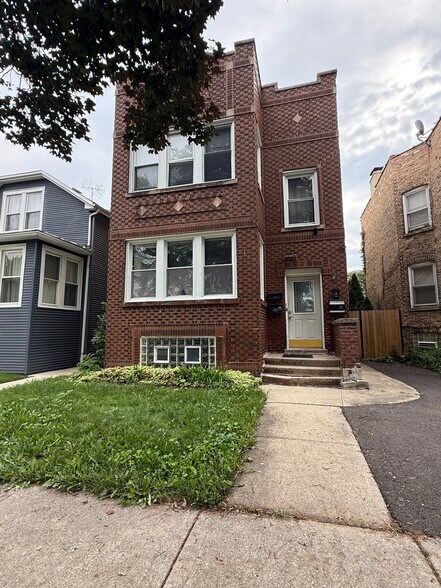 Building Photo - 4447 N Springfield Ave