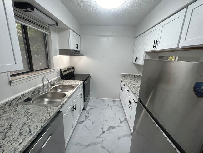 Primary Photo - 240 Jamil Rd