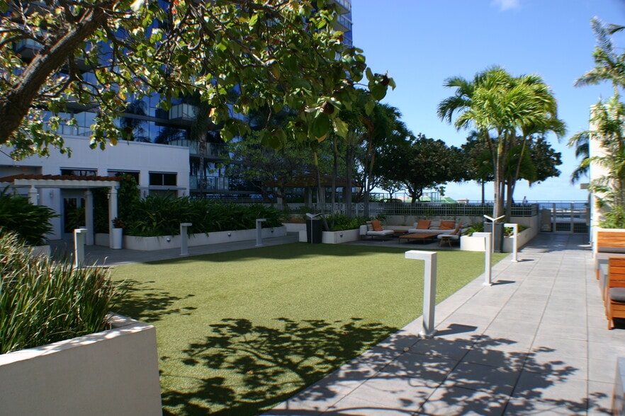 Building Photo - 600 Ala Moana Blvd