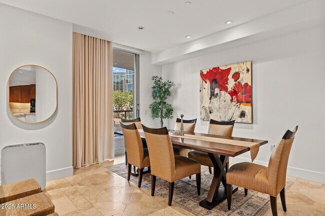 Building Photo - 2402 E Esplanade Ln