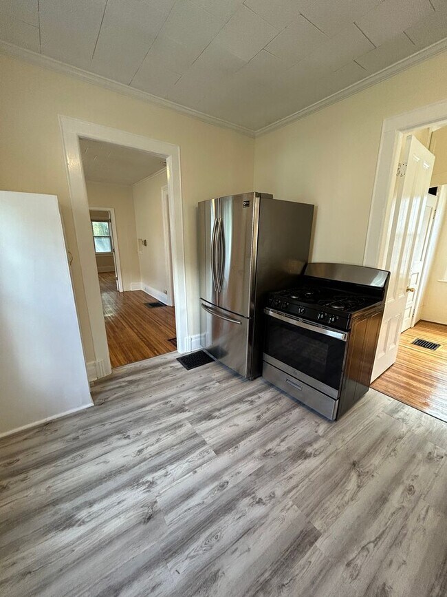 Building Photo - 205-207 Berkeley St