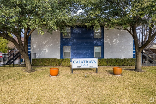 Building Photo - Calatrava Flats