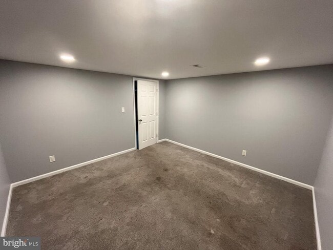 Building Photo - 6706 Longridge Dr