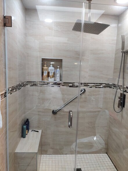 Building Photo - 15192 Tungwood St