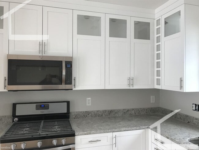 Building Photo - 5 br, 3 bath Duplex - 134 Parsons St 2