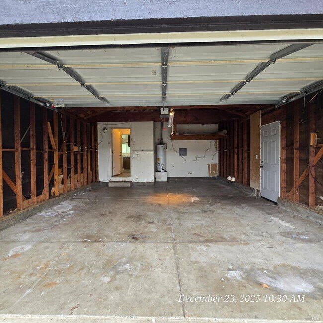 Building Photo - 4875 Silverado Dr