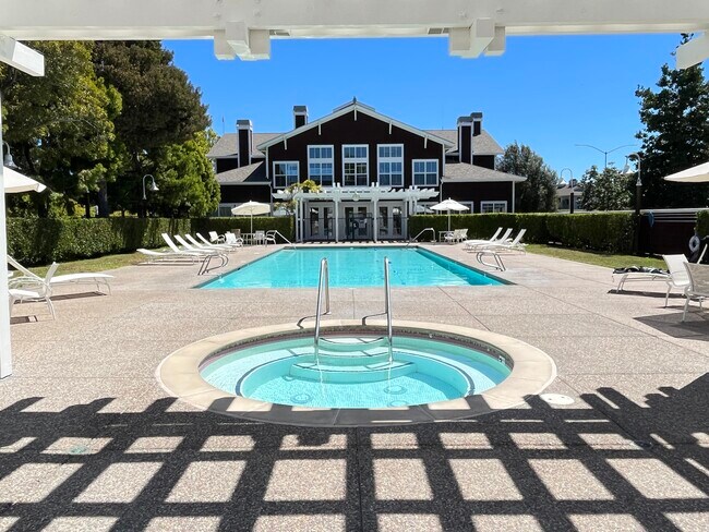 Building Photo - 205 Marina Lakes Dr