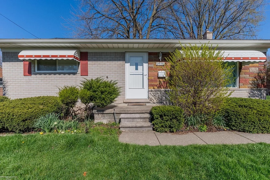 Building Photo - 25100 Marilyn Ave