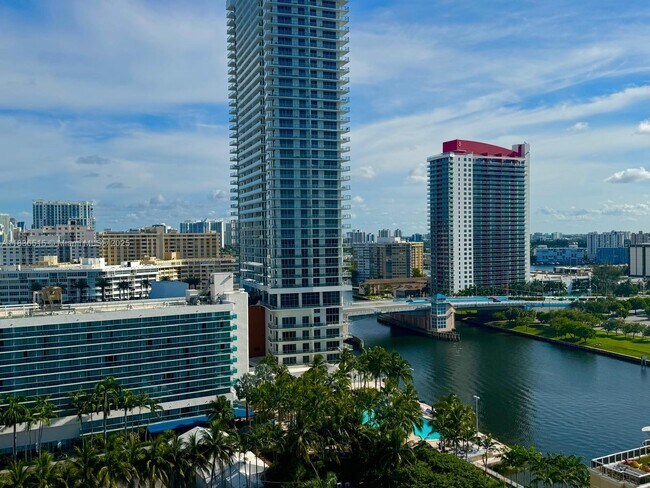 Building Photo - 3800 S Ocean Dr