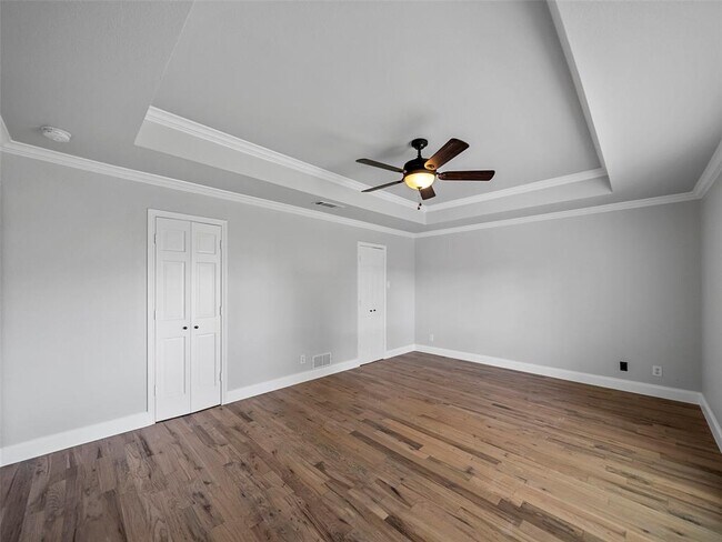 Building Photo - 4636 Versailles Ln