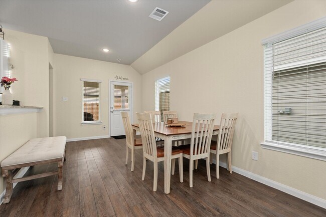 Building Photo - 2408 Bray Head Dr