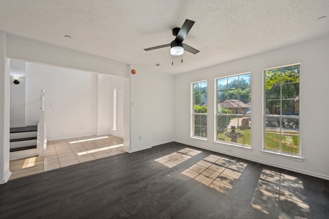 Building Photo - 5518 Heathercrest Dr