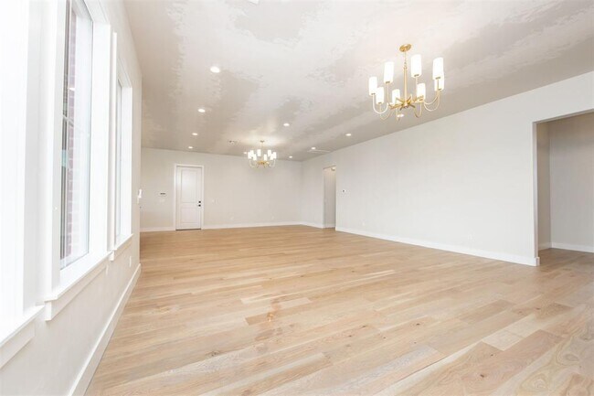 Building Photo - 2920 Edgefield Ln