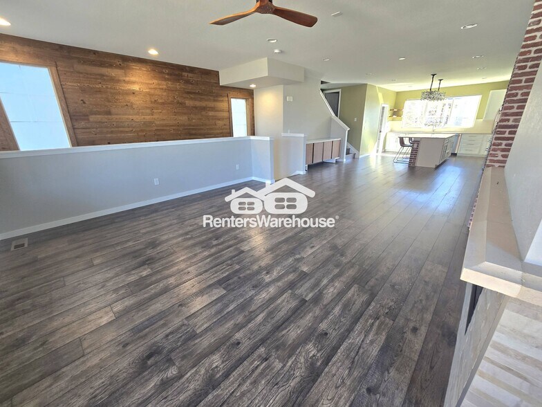 Building Photo - 9065 Southurst St