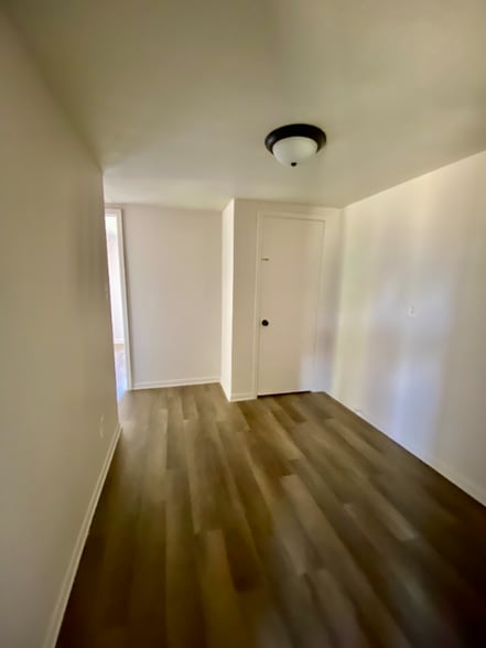 Building Photo - 415 Jasmine Ln