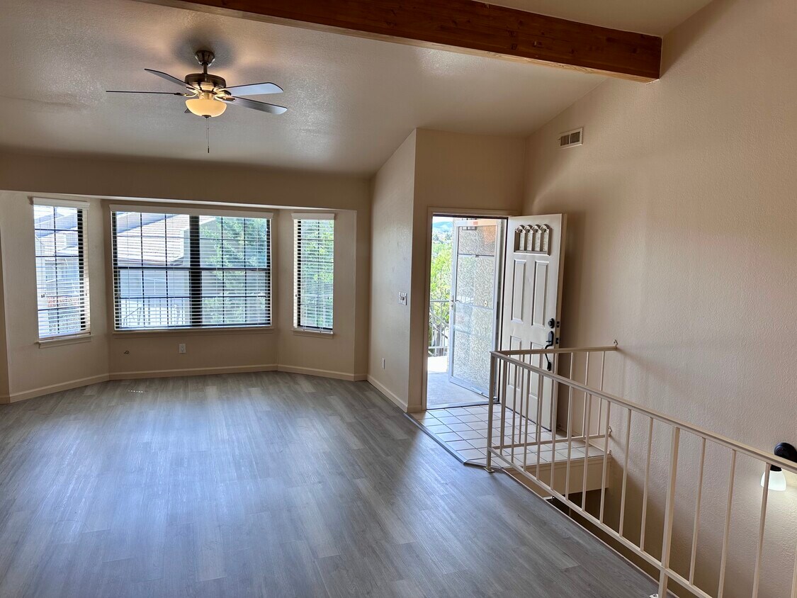 Building Photo - 11456 N Fairway Dr