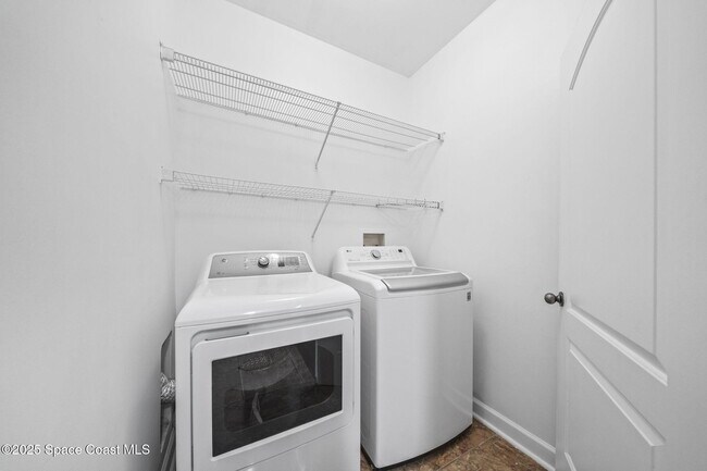 Building Photo - 6421 Borasco Dr