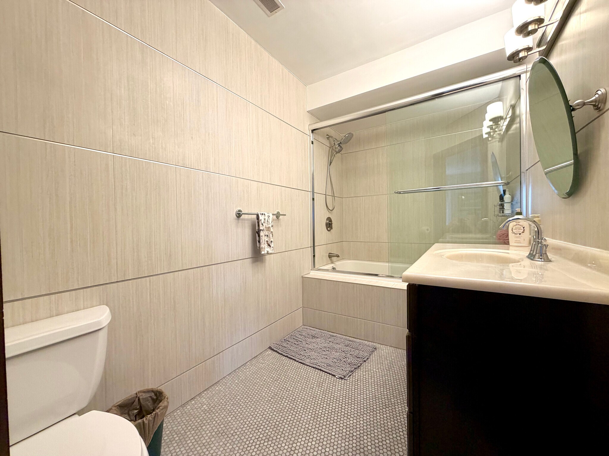 Building Photo - 52 Sheridan Ave