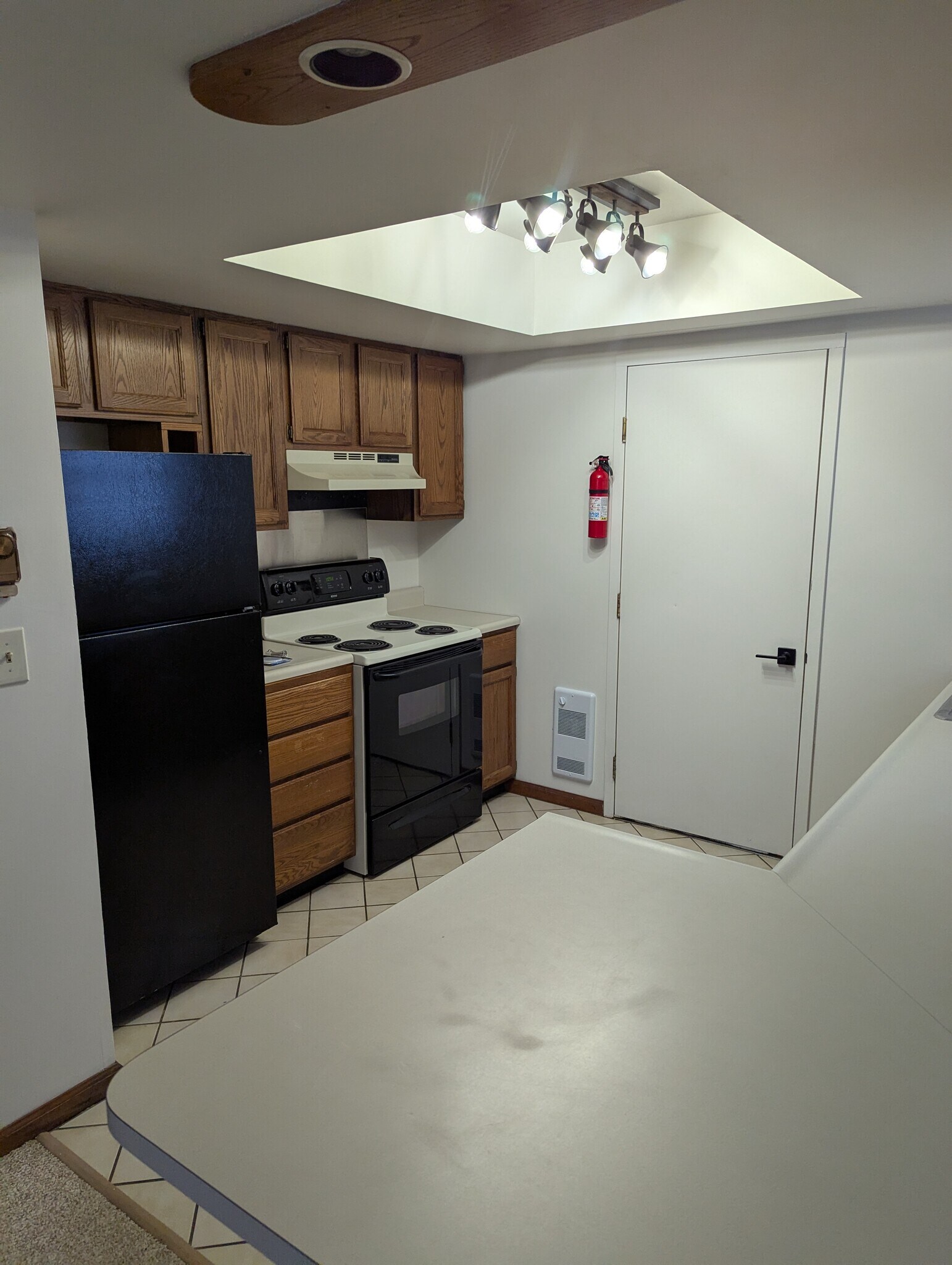 Building Photo - 9 Edgewater Estates