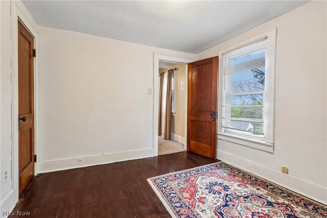 Building Photo - 636 Polk Ave