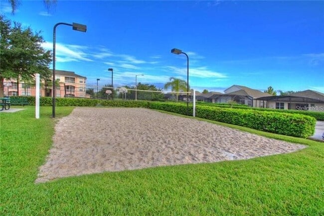 Building Photo - 2411 Silver Palm Dr
