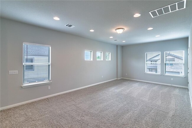 Building Photo - 124 Driftwood Hills Way