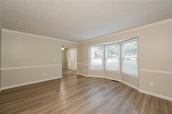 Building Photo - 745 Mountain Oaks Pkwy