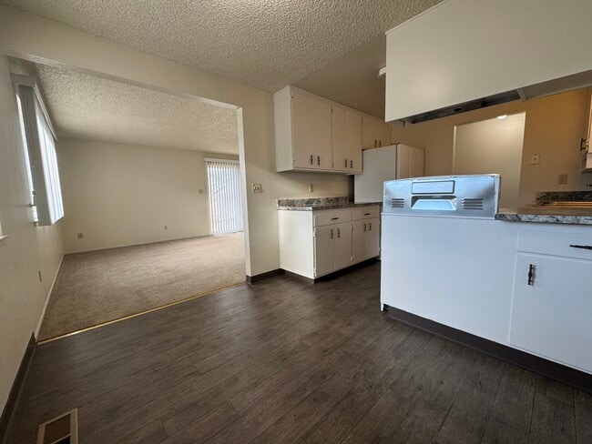 Building Photo - 1380 Kittyhawk Ave