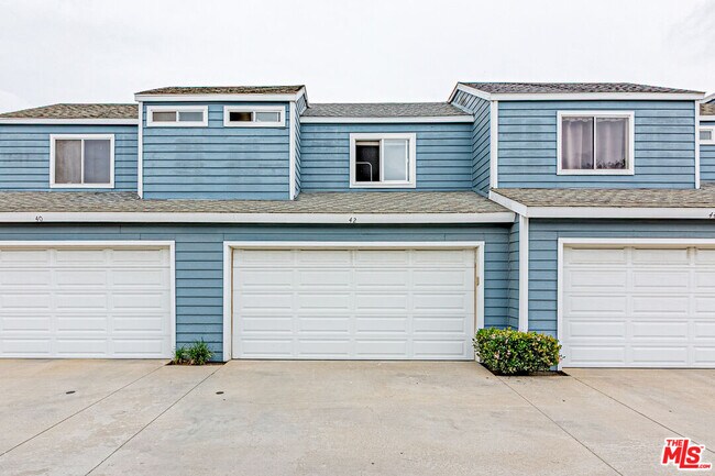 Building Photo - 14742 Pioneer Blvd