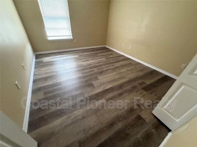 Building Photo - 5320 Lorilawn Dr