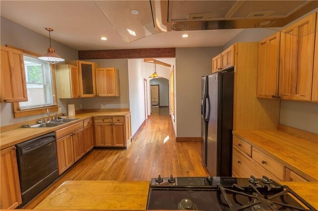 Building Photo - 4517 Avenue F