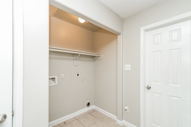 Building Photo - 2920 La Estancia Ln