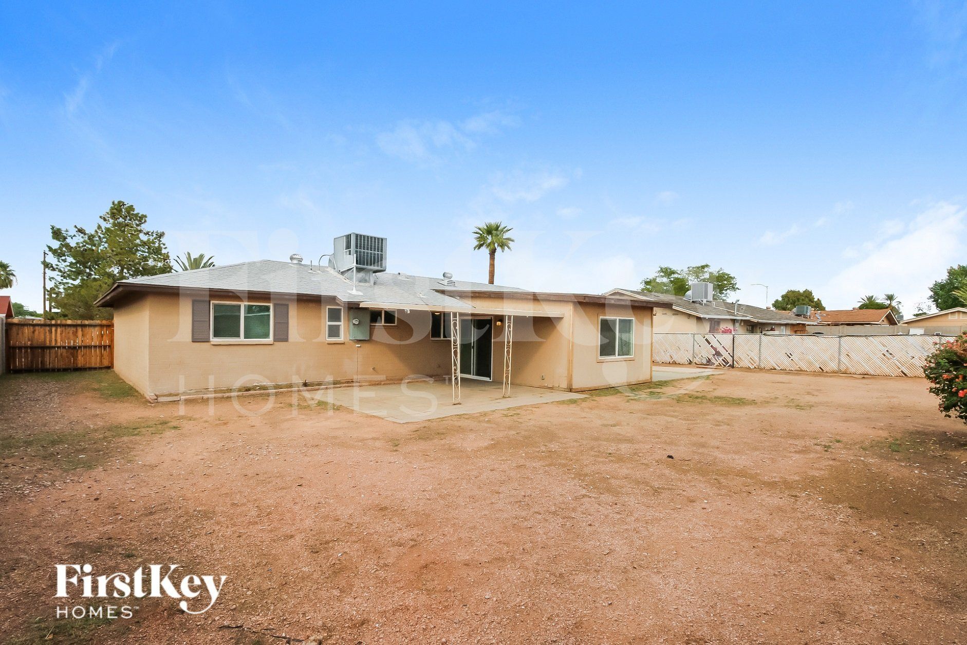 Building Photo - 2049 E 3rd Dr