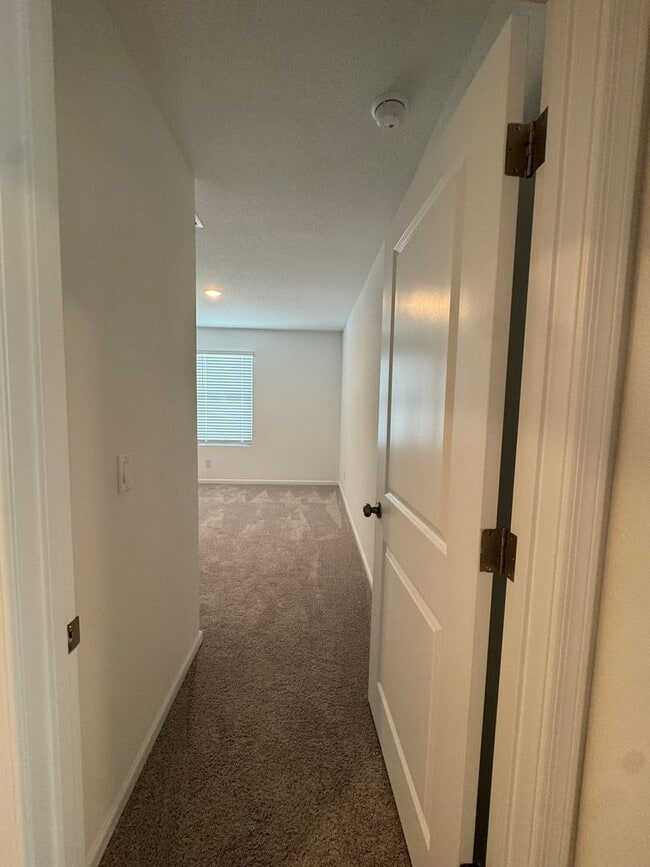 Building Photo - Laughlin Ranch New 3 Bed, 2 Bath close to Water, on Parkway