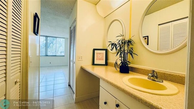 Building Photo - 6700 Royal Palm Blvd