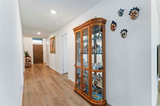 Building Photo - 12803 Pear Orchard Dr