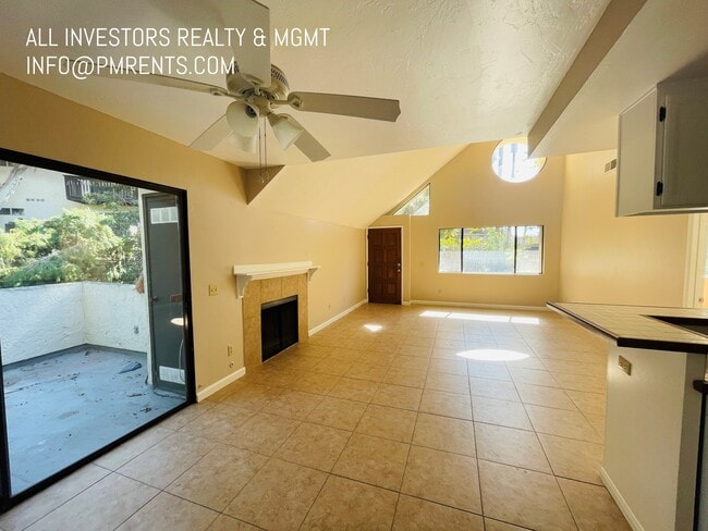 Building Photo - 313 N Melrose Dr