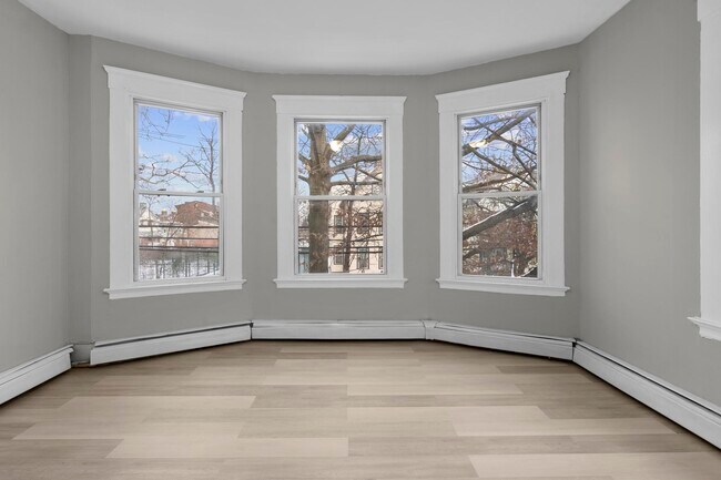 Building Photo - 260 Orchard St
