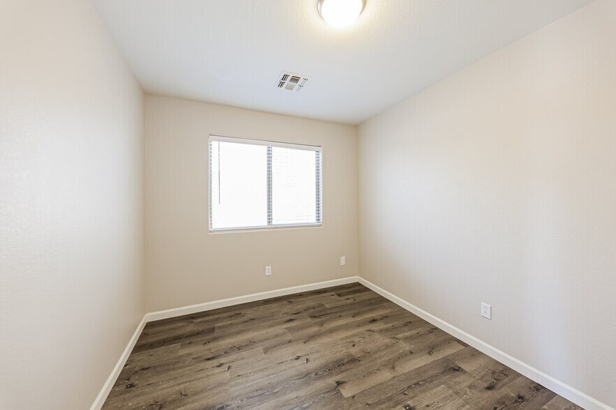 Building Photo - 13413 W Port Au Prince Ln