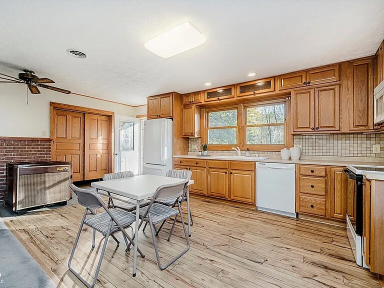 Building Photo - 17815 Joliet Rd