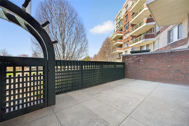 Building Photo - 111 Cherry Valley Ave