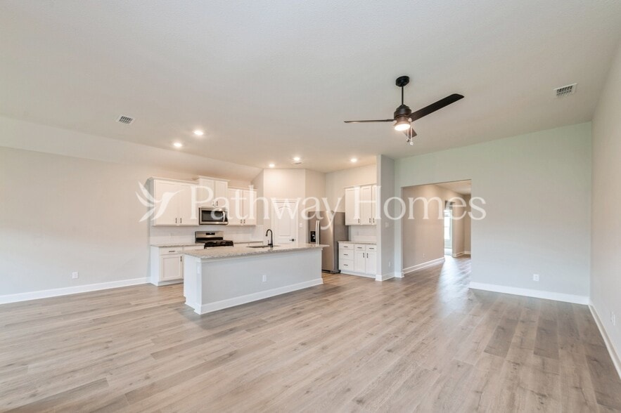 Building Photo - 620 Brookside Dr