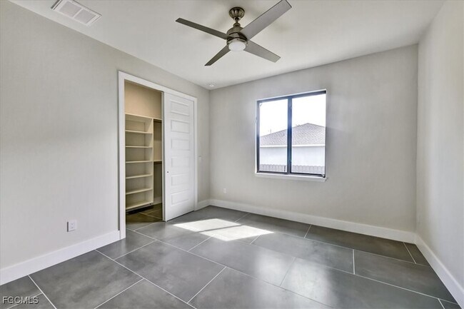 Building Photo - 2602 SW 27th St