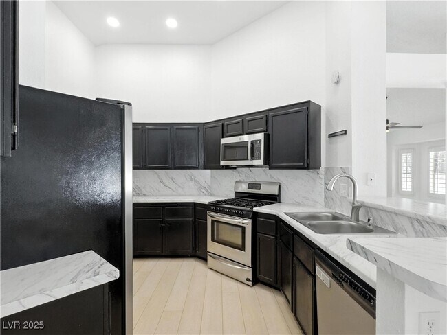 Building Photo - 2513 Aberdeen Ln