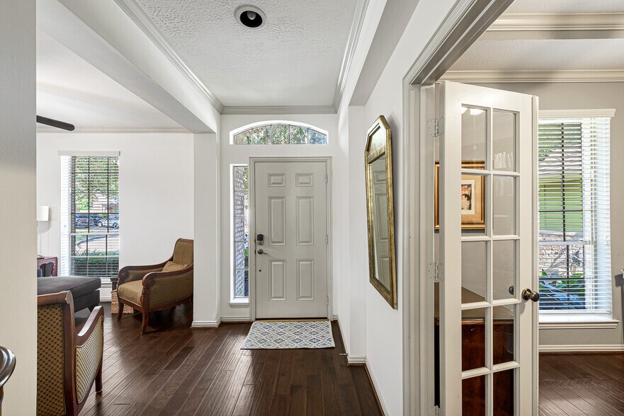 Building Photo - 3719 Kingsburg Ct