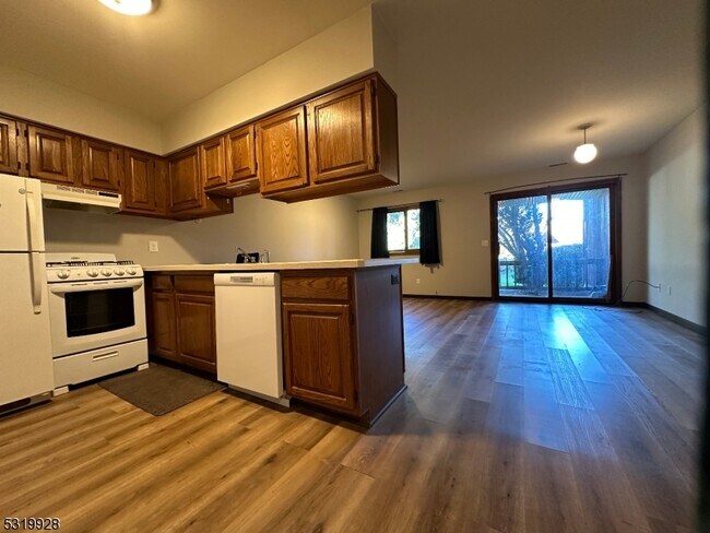 Building Photo - 1 Beaver Creek Dr