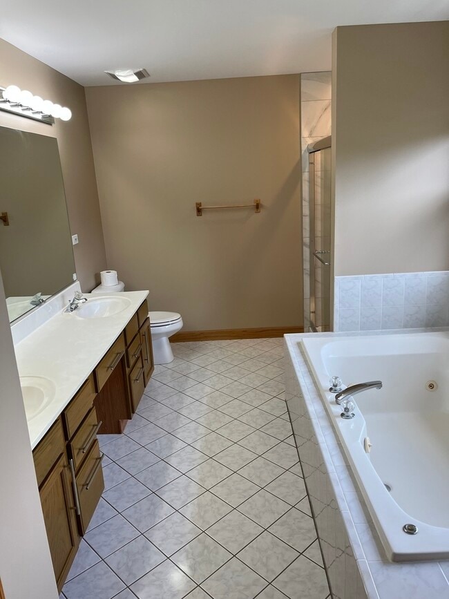 Building Photo - 934 Winnetka Terrace