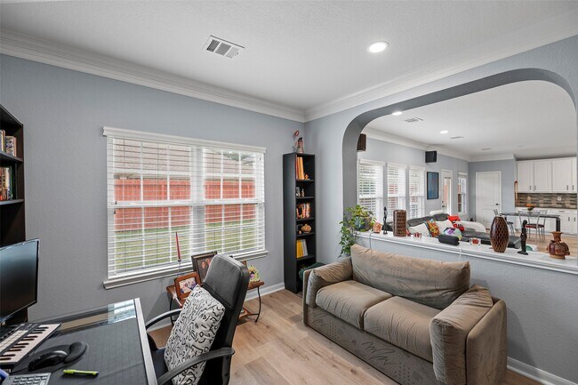 Building Photo - 16711 Canyon Whisper Dr