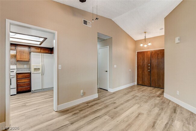 Building Photo - 6632 Wheelbarrow Peak Dr