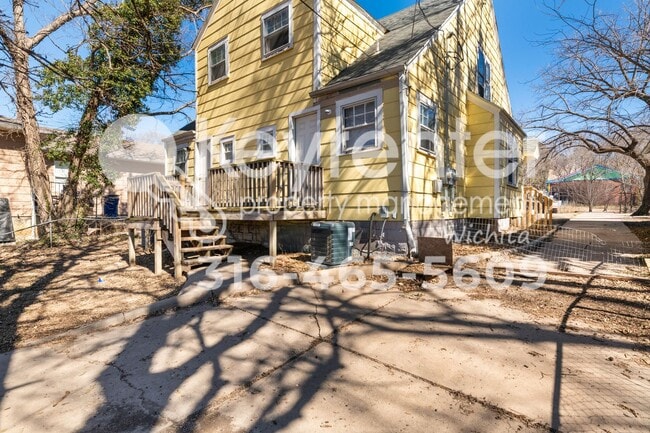 Building Photo - 1549 N Holyoke Ave